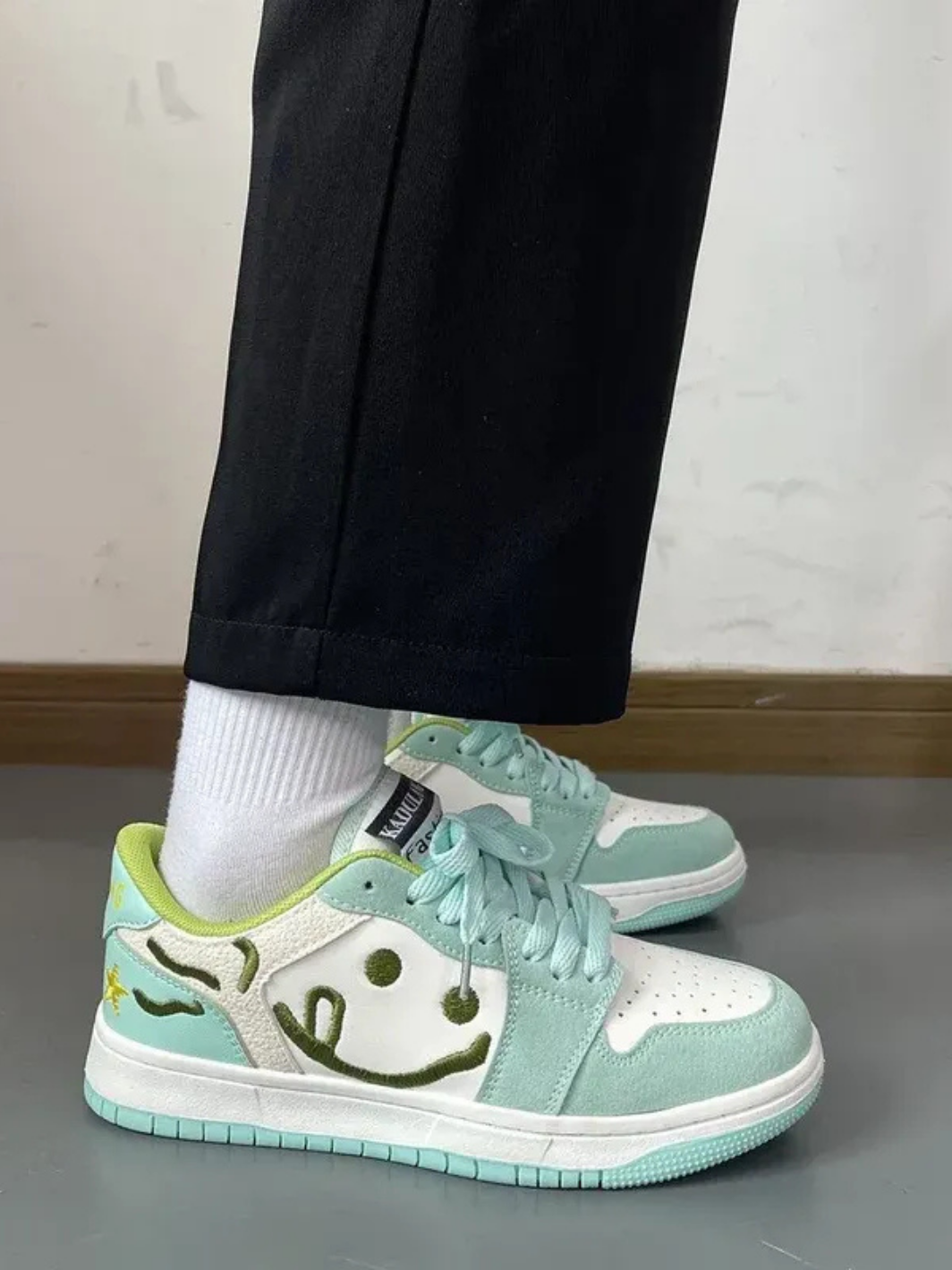 Smiley Skateboarding Shoes