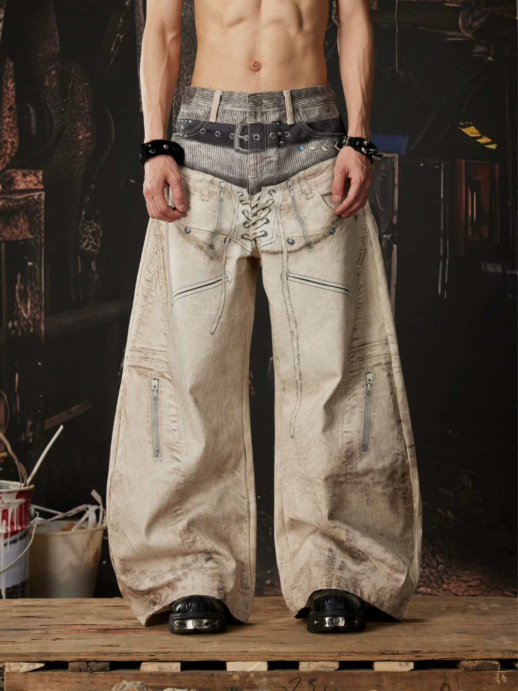 Frontier Lace-Up Balloon Jeans