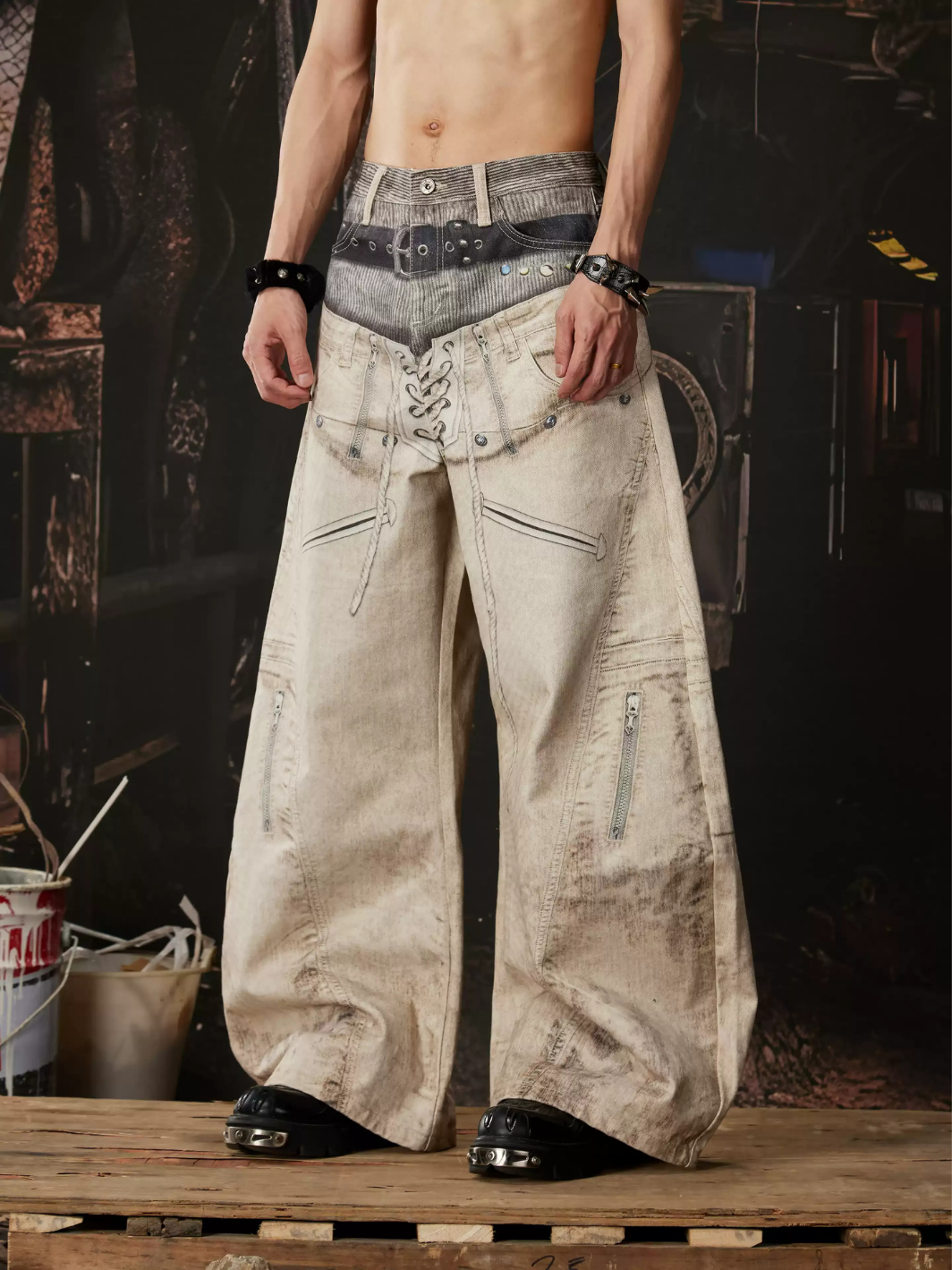 Frontier Lace-Up Balloon Jeans