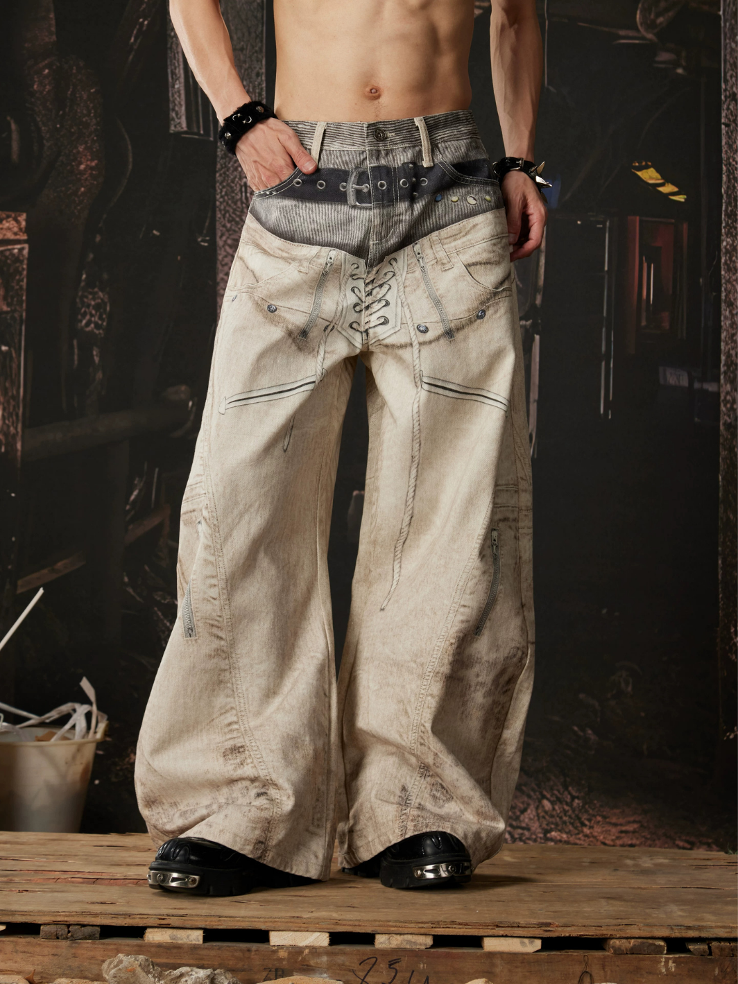Frontier Lace-Up Balloon Jeans