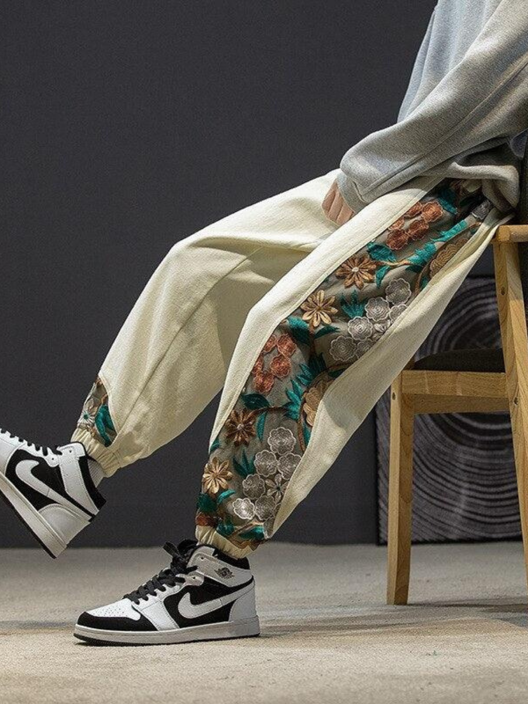 Flower Embroidery Sweatpants