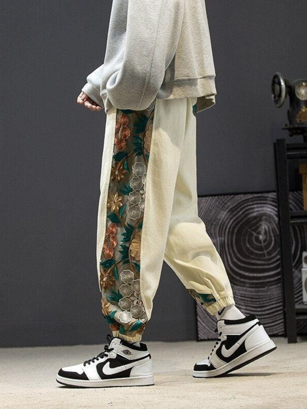 Flower Embroidery Sweatpants