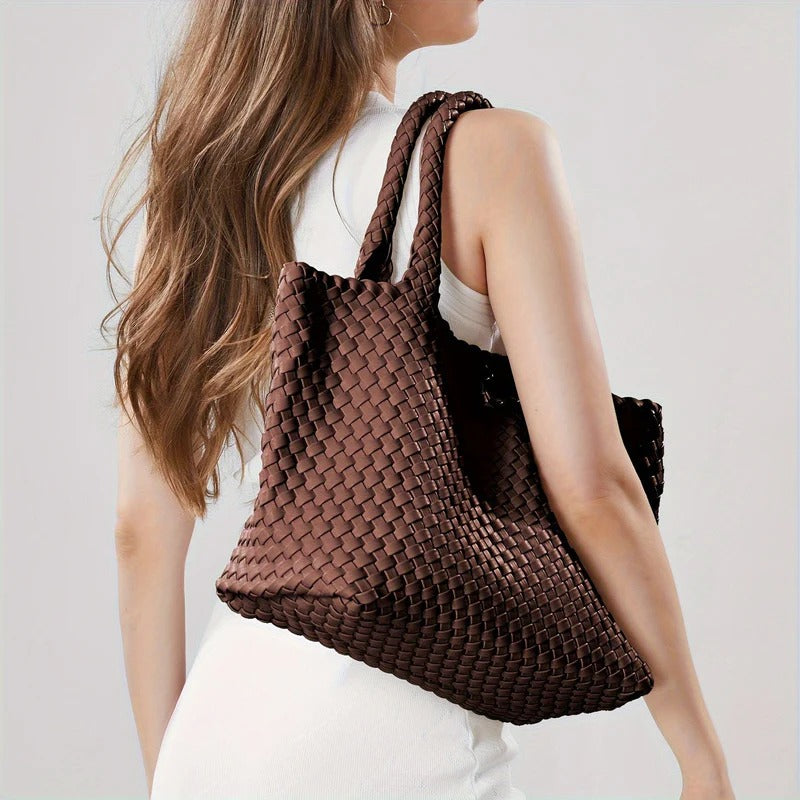 Elara Woven Vault