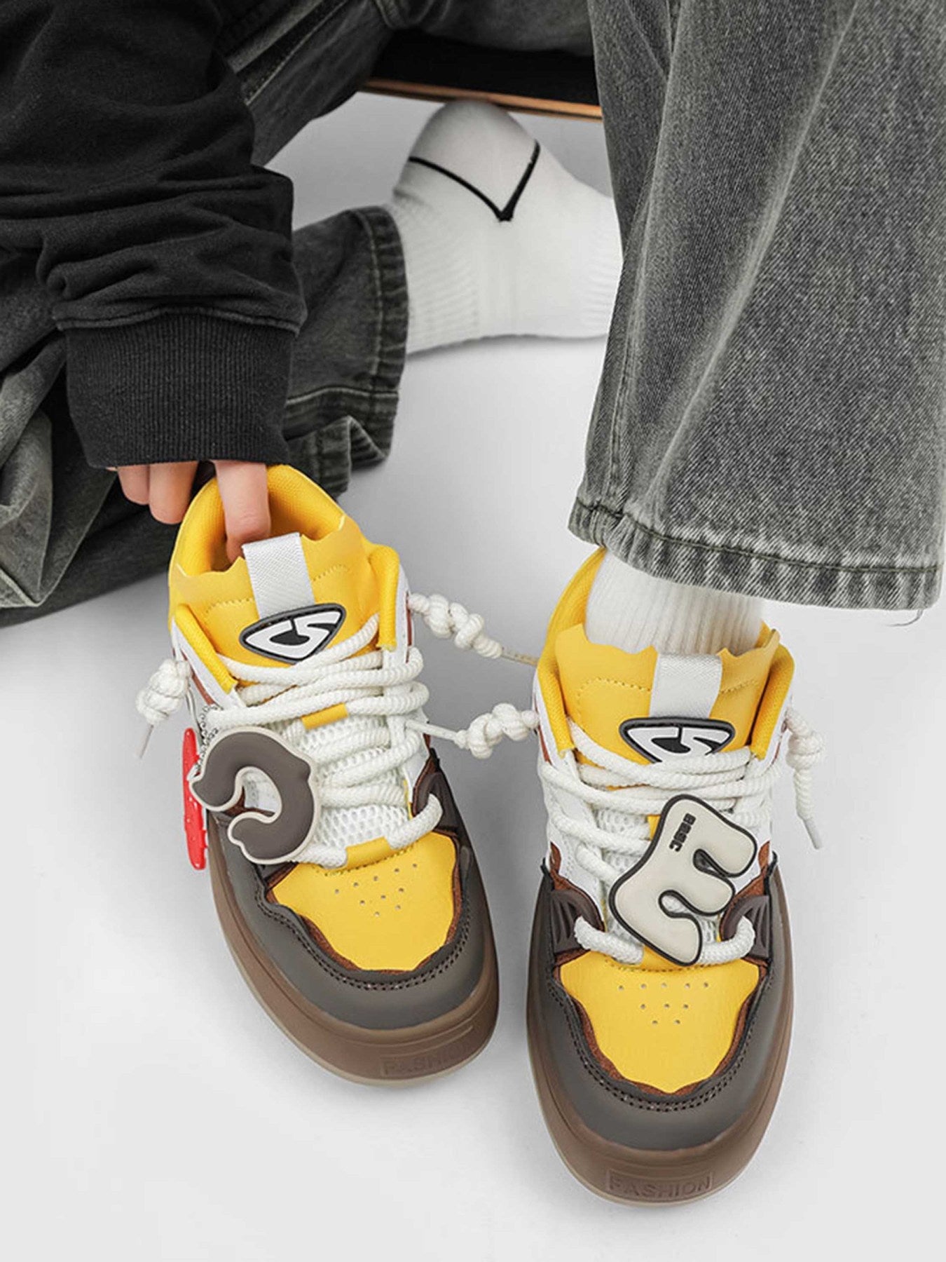 High Street Board Shoes Couple Models