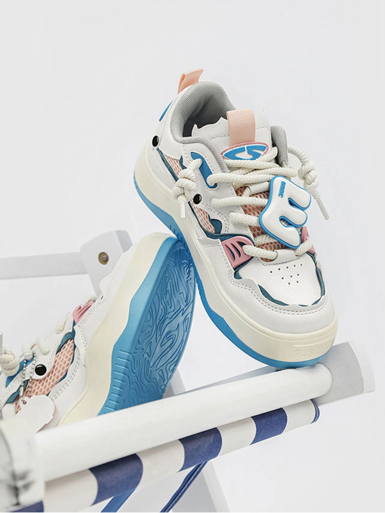High Street Board Shoes Couple Models