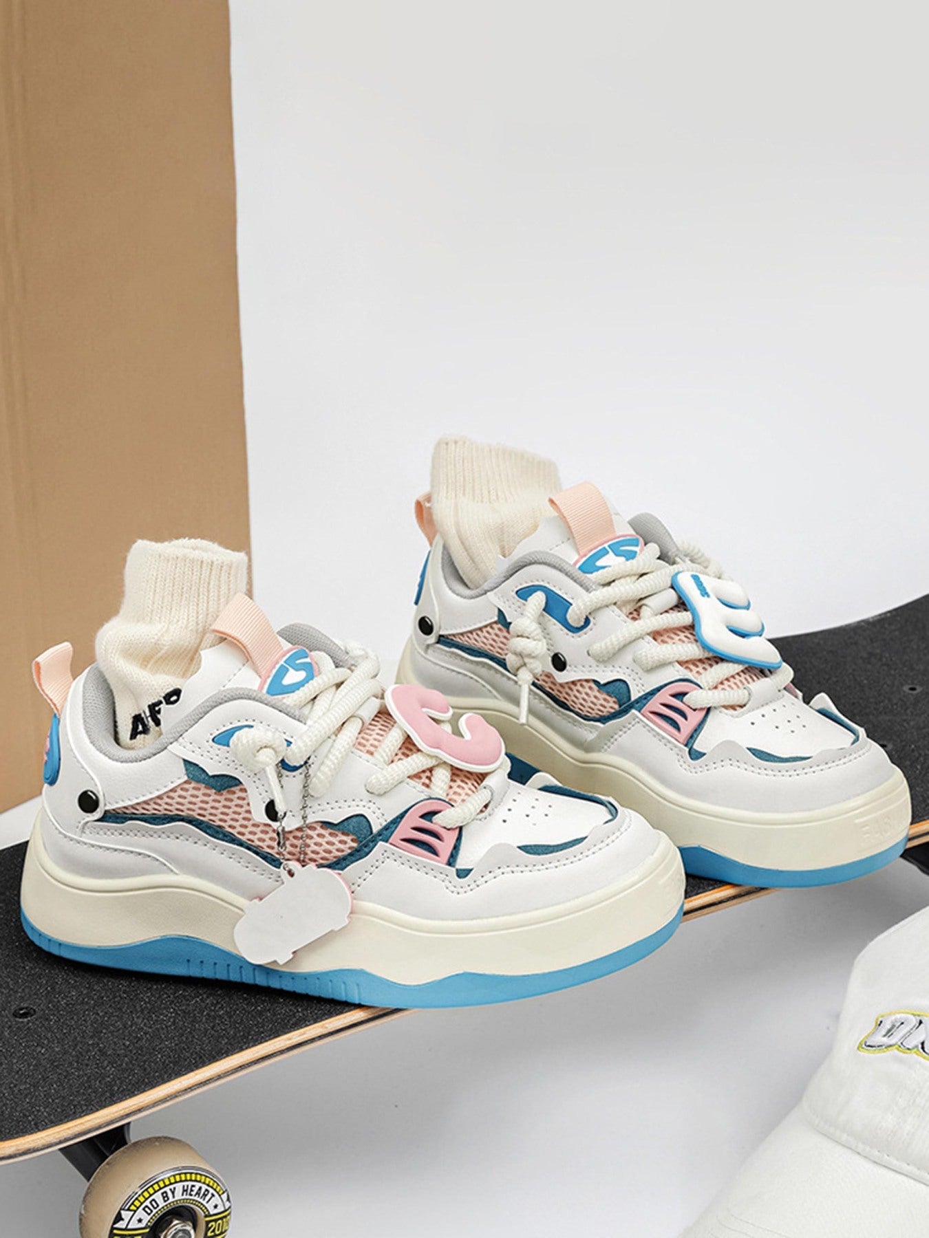 High Street Board Shoes Couple Models